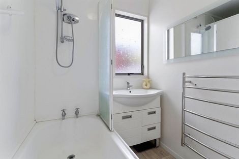 Photo of property in 1/19 Simon Ellice Drive, Bayview, Auckland, 0629