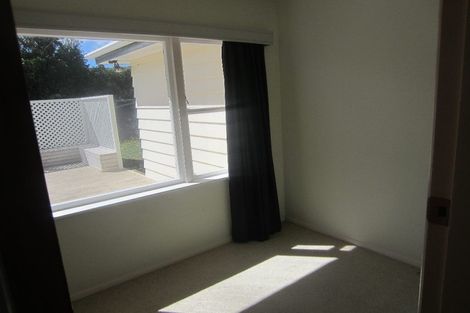 Photo of property in 65 Redwood Avenue, Tawa, Wellington, 5028
