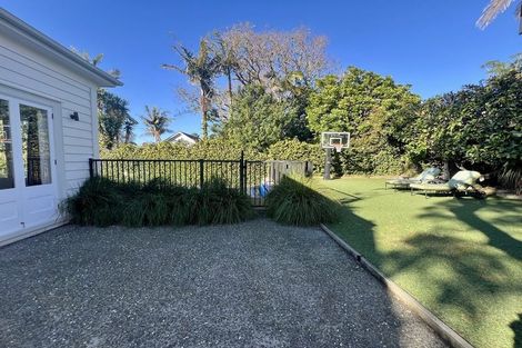 Photo of property in 1 Mozeley Avenue, Devonport, Auckland, 0624