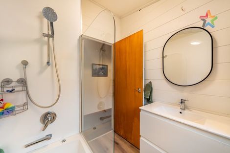 Photo of property in 38 James Grove, Stokes Valley, Lower Hutt, 5019