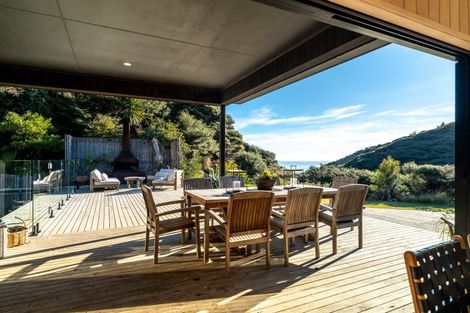 Photo of property in 380 Whaanga Road, Raglan, 3297