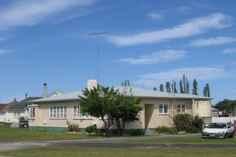 Photo of property in 2 Endeavour Street, Tolaga Bay, 4077