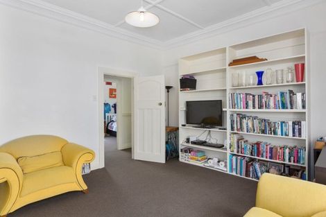Photo of property in 155 Victoria Road, Saint Clair, Dunedin, 9012