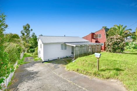 Photo of property in 579 East Coast Road, Browns Bay, Auckland, 0630