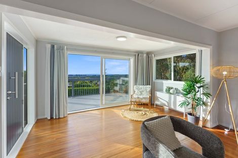 Photo of property in 27 Kotare Street, Waikanae, 5036