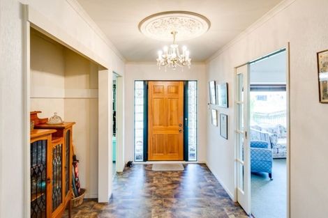 Photo of property in 10 Knightsbridge Place, Taradale, Napier, 4112