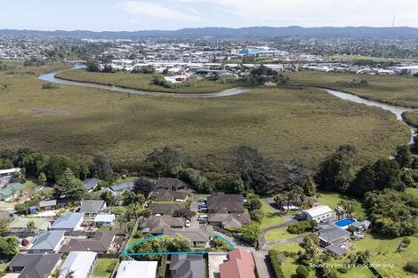 Photo of property in 20 Waione Avenue, Te Atatu Peninsula, Auckland, 0610