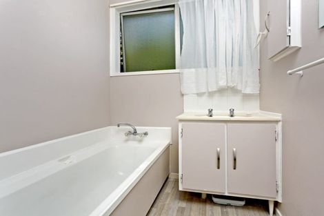 Photo of property in 57 Oaktree Avenue, Browns Bay, Auckland, 0630