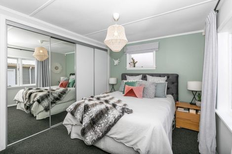 Photo of property in 15 Sandwich Road, St Andrews, Hamilton, 3200