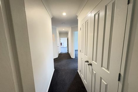 Photo of property in 30 Foster Road, Kumeu, 0891