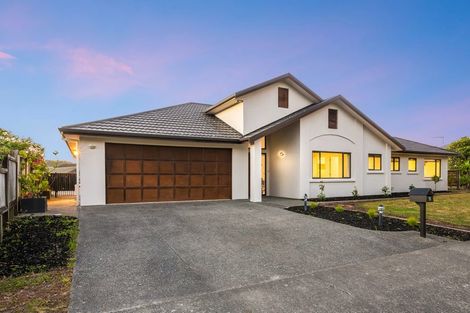 Photo of property in 96 Navigation Drive, Whitby, Porirua, 5024