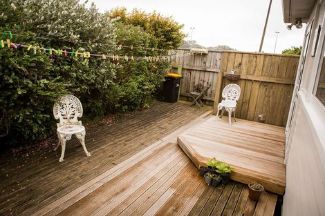 Photo of property in 75 Moorefield Road, Johnsonville, Wellington, 6037