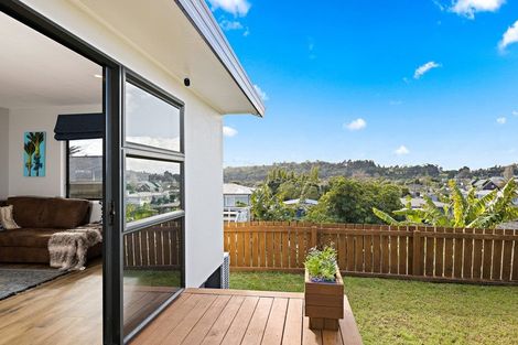 Photo of property in 8 Lasque Place, Glen Eden, Auckland, 0602