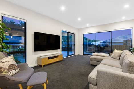 Photo of property in 5 Hull Place, Whitby, Porirua, 5024