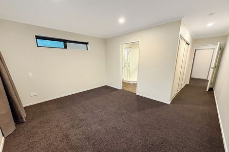 Photo of property in 35 Whiteoak Drive, 7604