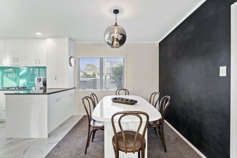 Photo of property in 2/27 Stafford Road, Northcote Point, Auckland, 0627