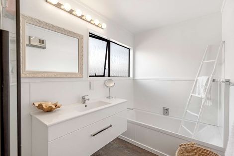 Photo of property in 19 Dahlia Street, Palmerston North, 4410