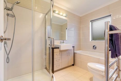 Photo of property in 12 Nirmal Place, Sunnyvale, Auckland, 0612