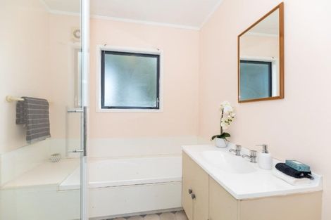 Photo of property in 7a Southsea Crescent, Silverdale, Hamilton, 3216