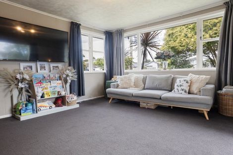 Photo of property in 22 Walsh Street, Forest Lake, Hamilton, 3200