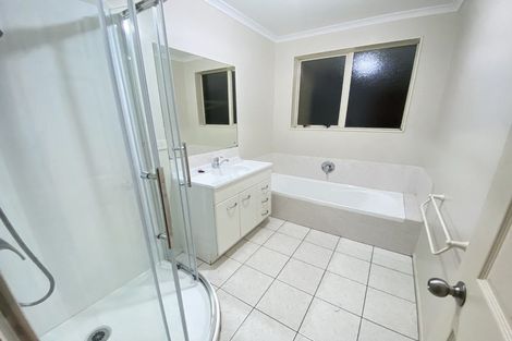 Photo of property in 10 San Bernadino Drive, Henderson, Auckland, 0612