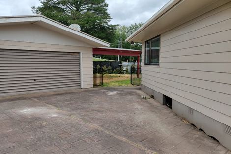 Photo of property in 3 Crestlands Place, Papakura, 2110