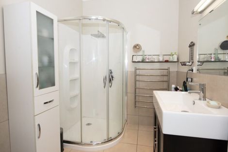 Photo of property in 48 Belt Road, Moturoa, New Plymouth, 4310