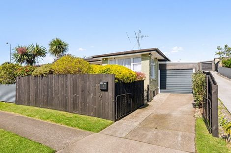 Photo of property in 2 Anthony Grove, Paraparaumu Beach, Paraparaumu, 5032
