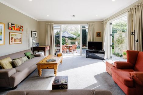 Photo of property in 61 Bowen Street, Cambridge, 3434