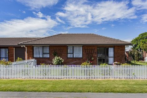Photo of property in 13 Buckham Street, Rangiora, 7400