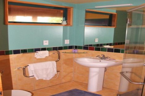 Photo of property in 166 The Esplanade, Houghton Bay, Wellington, 6023