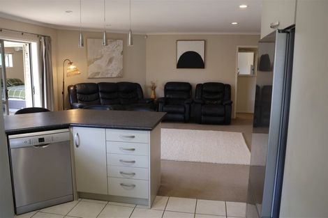 Photo of property in 17 Cranmer Close, Rototuna North, Hamilton, 3210