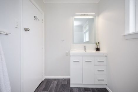 Photo of property in 8 Leigh Place, Awapuni, Palmerston North, 4412