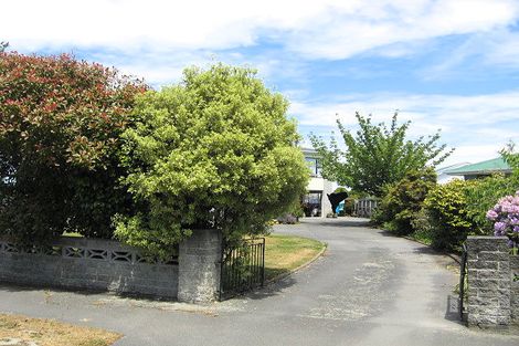 Photo of property in 25 Waitikiri Drive, Parklands, Christchurch, 8083