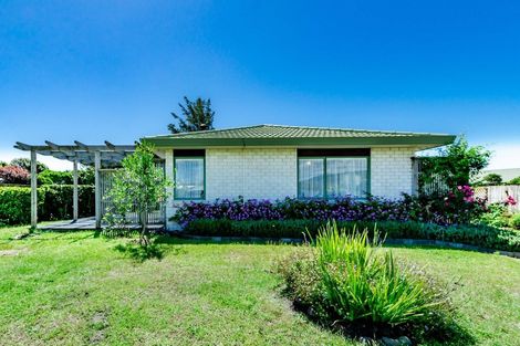 Photo of property in 7 Tobys Way, Waikanae Beach, Waikanae, 5036