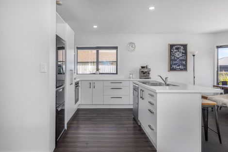 Photo of property in 9 Aqua Way, Paraparaumu, 5032