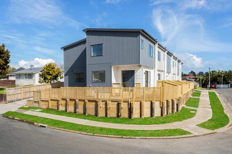 Photo of property in 2d Clutha Crescent, Clover Park, Auckland, 2023