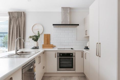 Photo of property in 10 Te Kio Crescent, Papamoa Beach, Papamoa, 3118