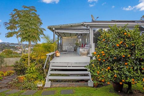 Photo of property in 3 Deverell Place, Northcross, Auckland, 0632