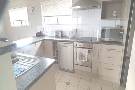 Photo of property in 4c Te Akau Crescent, Bucklands Beach, Auckland, 2012