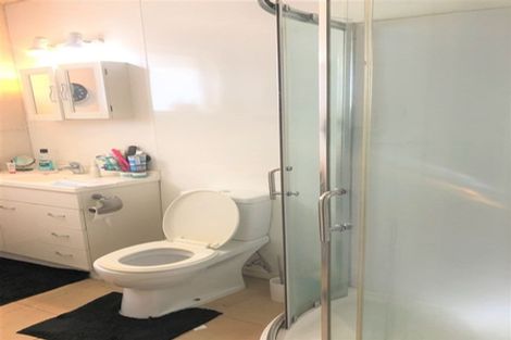 Photo of property in 32 Millbrook Road, Henderson, Auckland, 0612