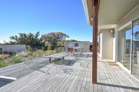 Photo of property in 17 Palmer Place, Taieri Beach, Taieri Mouth, 9091