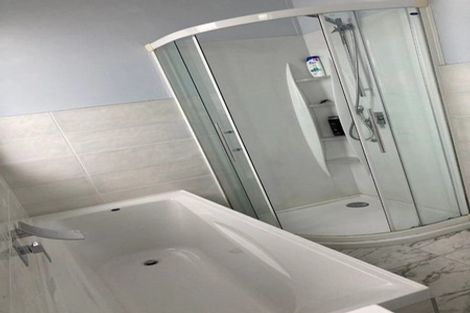 Photo of property in 1/5 Bond Crescent, Forrest Hill, Auckland, 0620