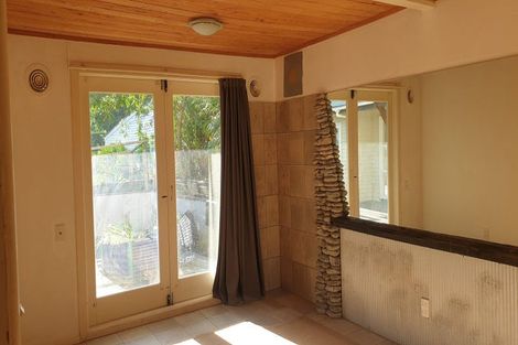 Photo of property in 36 Comins Crescent, Mission Bay, Auckland, 1071