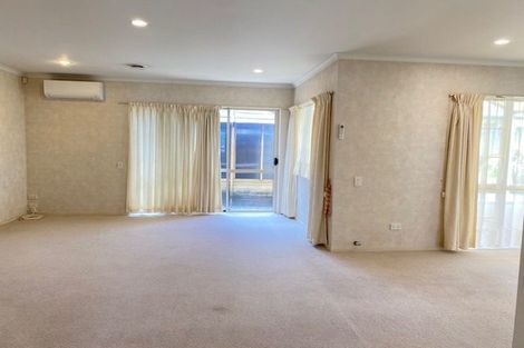 Photo of property in 14 Tolben Place, Golflands, Auckland, 2013