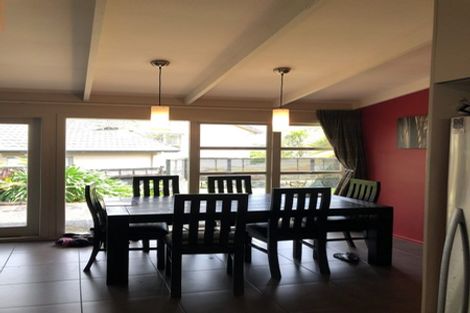 Photo of property in 4 Manutara Avenue, Forrest Hill, Auckland, 0620