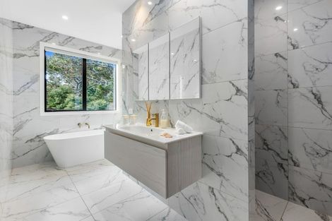 Photo of property in 30a Bernard Magnus Lane, Greenhithe, Auckland, 0632