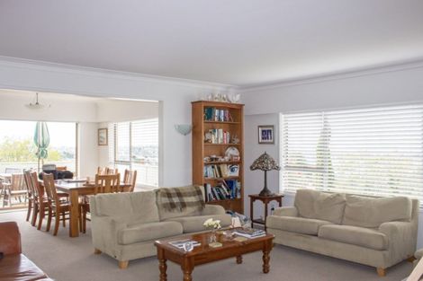 Photo of property in 13 Colin Wild Place, Glenfield, Auckland, 0629