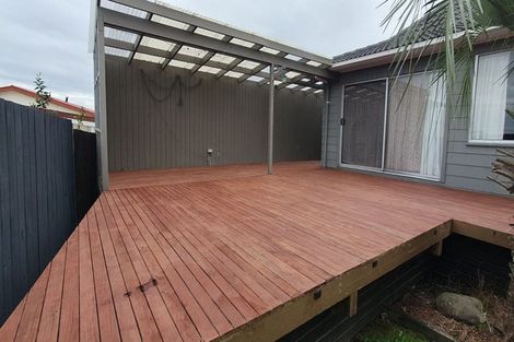 Photo of property in 27 Pahi Place, West Harbour, Auckland, 0618