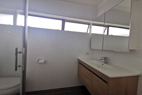 Photo of property in 4 Jeanette Place, Mairangi Bay, Auckland, 0630